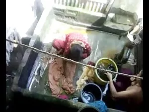 दो सींग वाले विद्यार ...