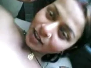 मिल्फ़ उसे मिलता है  ...