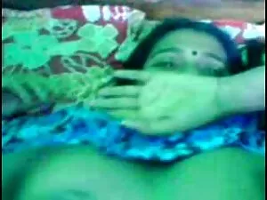 मासूम किशोर प्यारी प ...