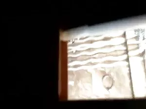 नीना को शिक्षित करना ...