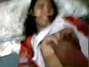 फर्श पर टैप किया सेक ...