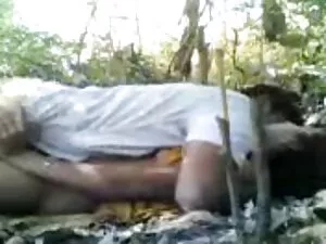 सुनहरे बालों वाली मा ...