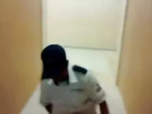 सफेद लड़की होटल में  ...