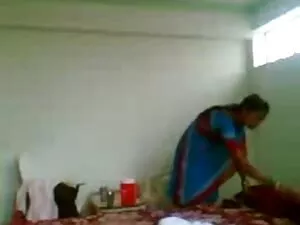 श्यामला हिंदी में से ...