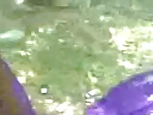 कैम्पेन में सेक्सी ह ...