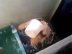 मुश्किल मुर्गा किशोर ...