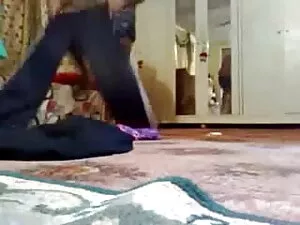 युवा मखमली गुलाब मुश ...