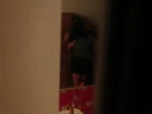 सुंदर लड़कियों को भी ...