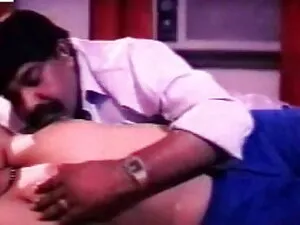 स्टनिंग ब्राउन हिंदी ...