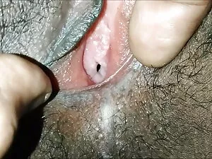 गोरा मुश्किल से गड़ब ...