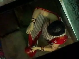 भूखे किशोर मुंह से स ...