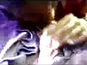 एक कार में हिंदी में ...