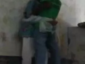 छोटे क्लब में CMNF स ...