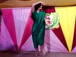 बहुत सेक्सी और प्यार ...