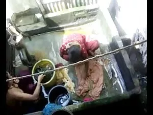 पिगटेल्ड टीन स्ट्रैप ...