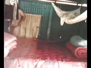 शिक्षक ने छात्र की ग ...