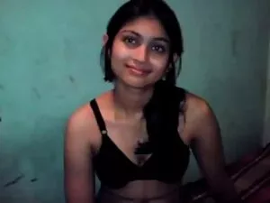 जीना जोन्स सेक्सी फु ...